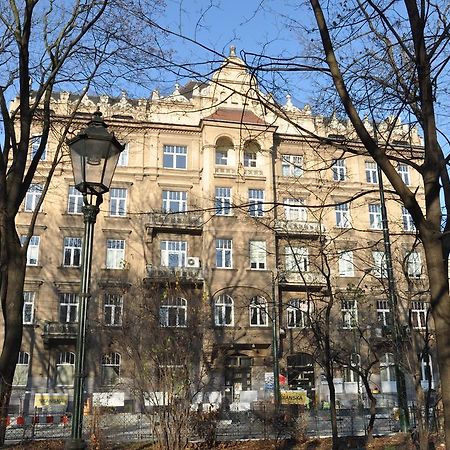 Hostel Yellow Краків Екстер'єр фото