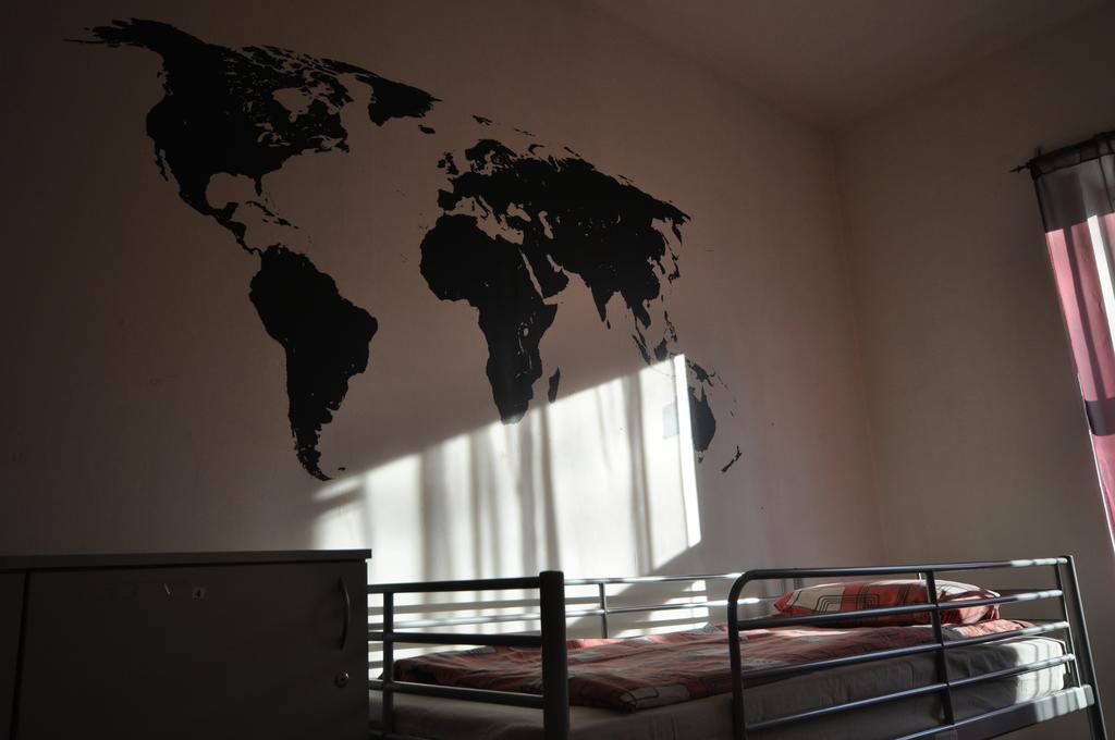 Hostel Yellow Краків Екстер'єр фото
