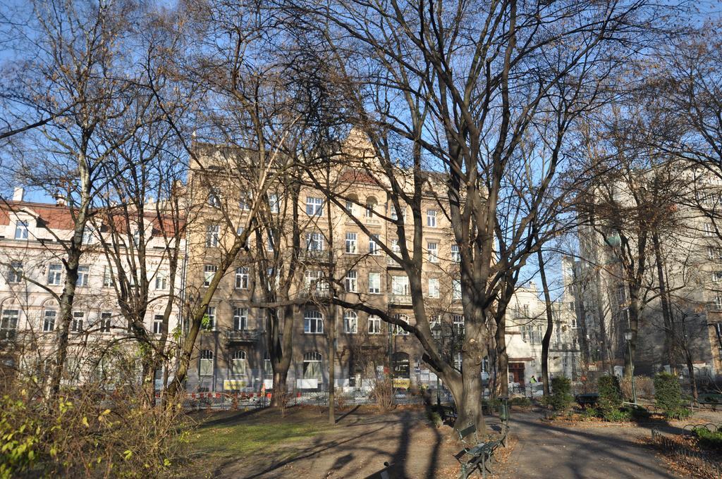 Hostel Yellow Краків Екстер'єр фото