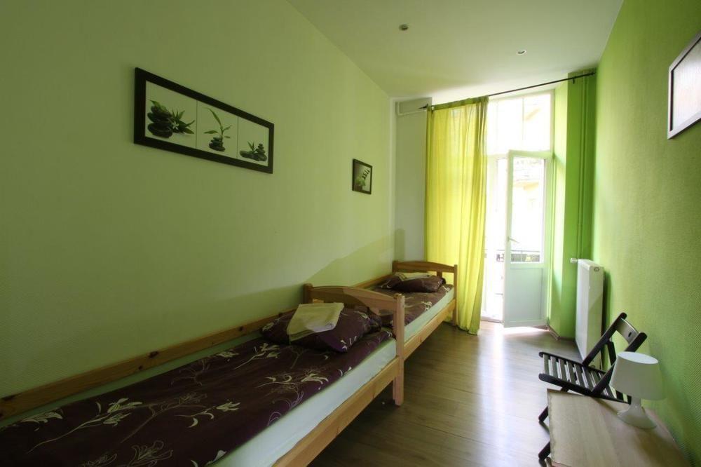 Hostel Yellow Краків Екстер'єр фото