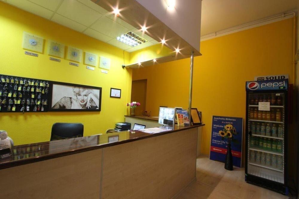 Hostel Yellow Краків Екстер'єр фото