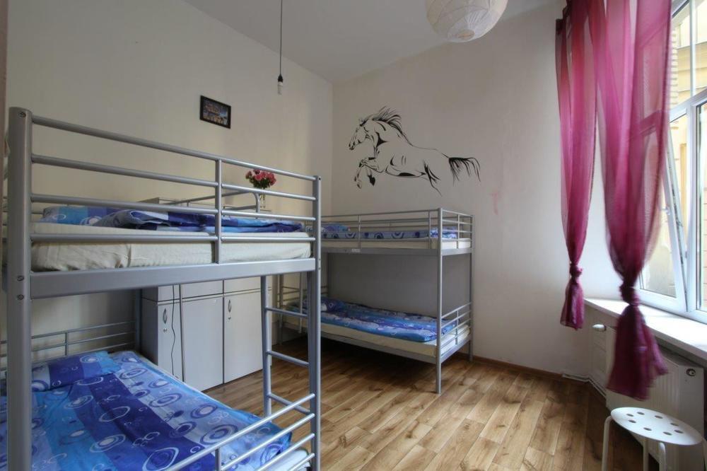 Hostel Yellow Краків Екстер'єр фото