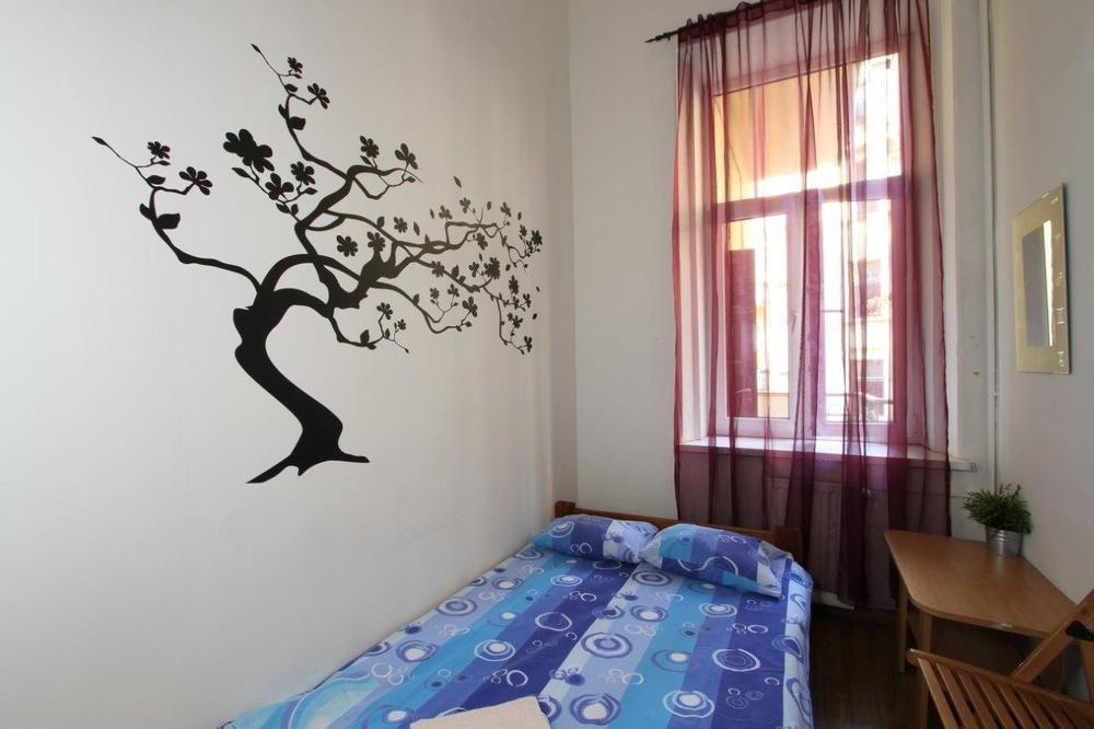 Hostel Yellow Краків Екстер'єр фото